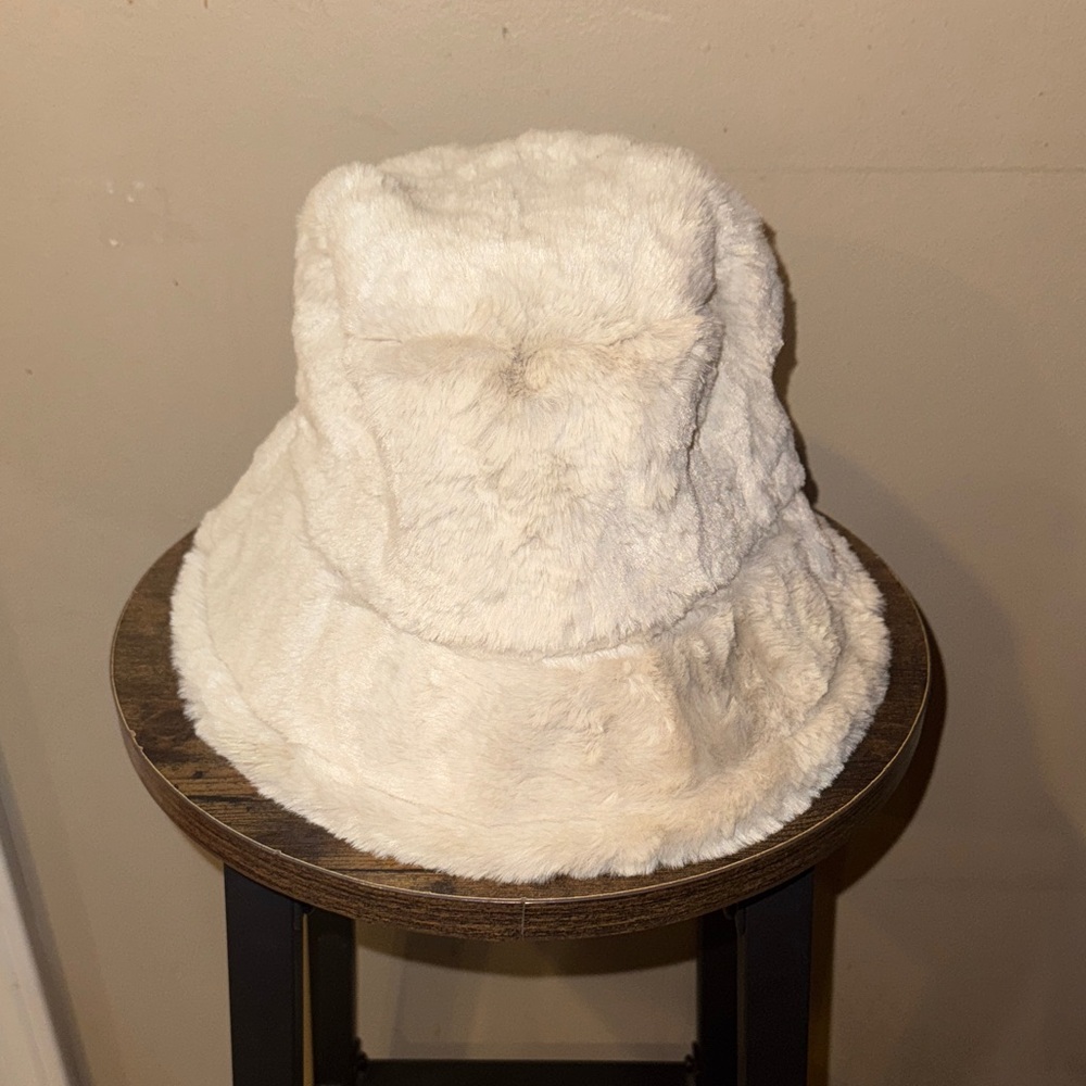 Cream Faux Fur Bucket Hat